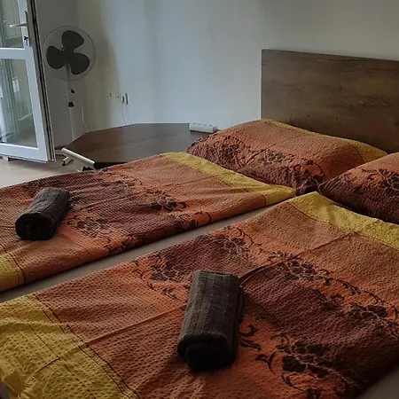 Szatmari Vendeghaz 3*