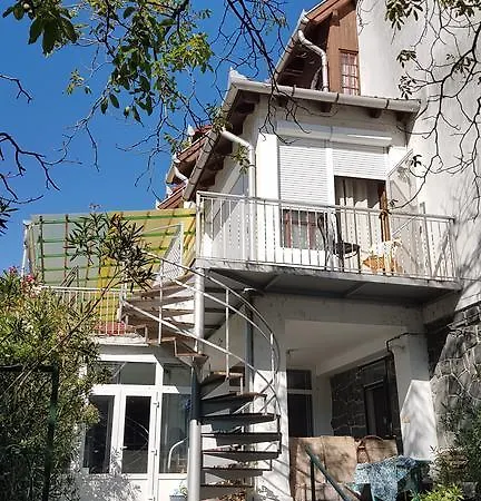 Szatmari Vendeghaz Guest house *