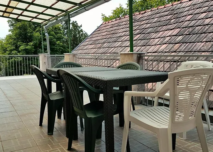 Szatmari Vendeghaz Pensjonat