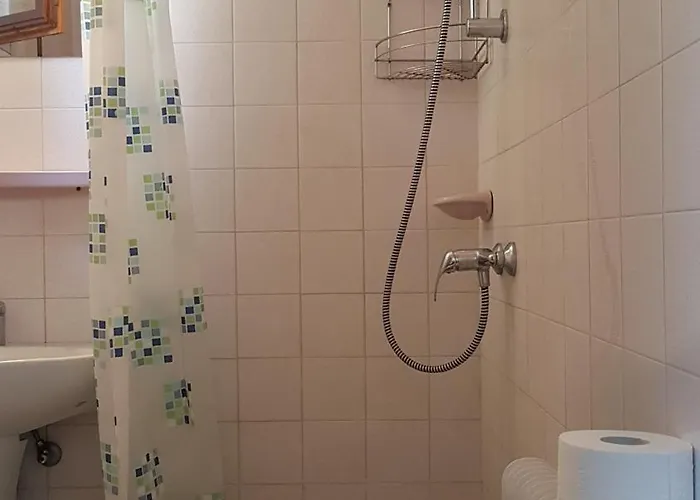 Szatmari Vendeghaz 3*